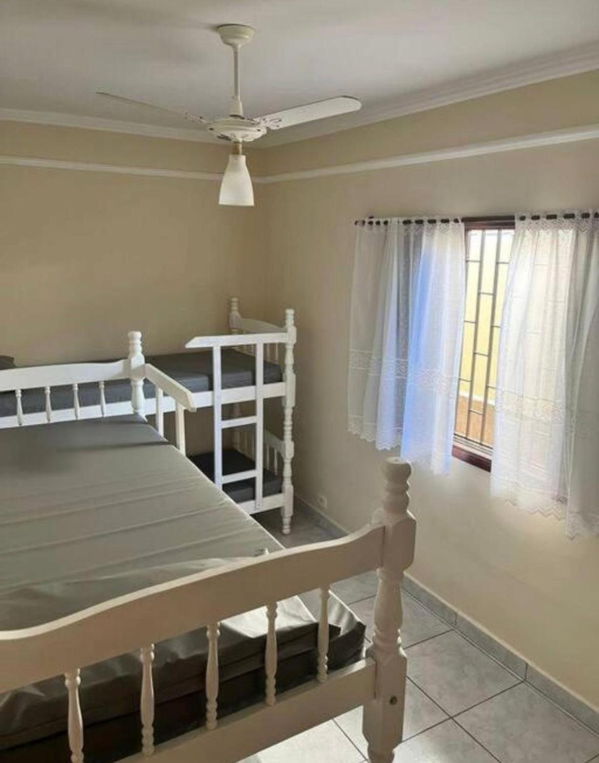 大普拉亚Casa Com Piscina Em Mongagua别墅 外观 照片